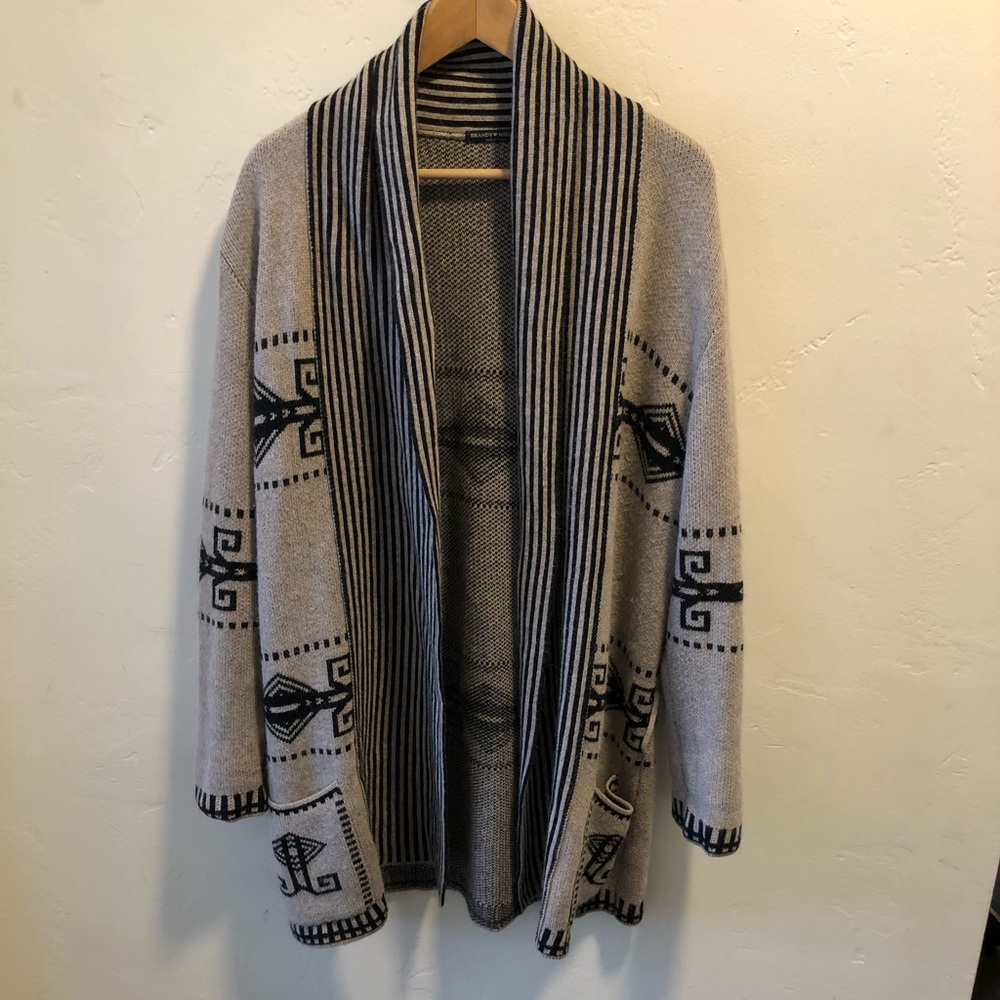 BRANDY MELVILLE CARDIGAN SWEATER